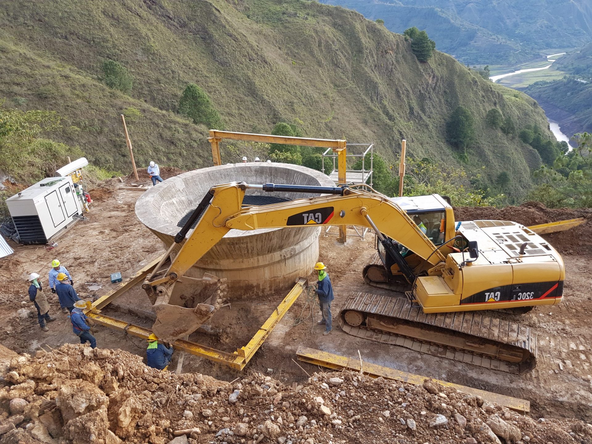 Diseño, fabricación y montaje de sistemas de izaje para inspección vertical PCH Tunjita