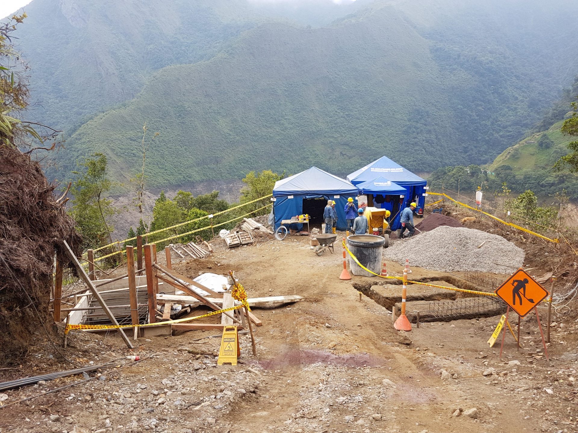 Diseño, fabricación y montaje de sistemas de izaje para medición de sedimentos del embalse la esmeralda